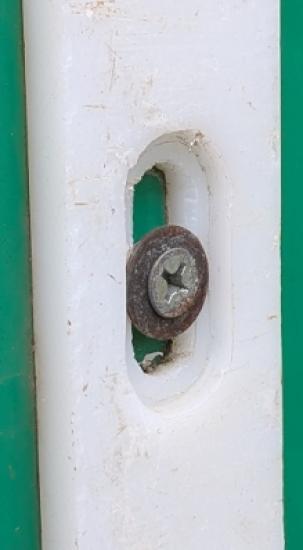 Befestigungsset für Kunststoffschoner – Schrauben, Dehnungsausgleich & Gleitscheiben