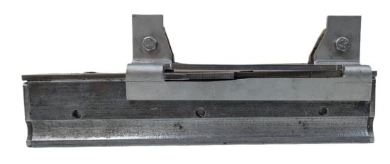 Preview: Seitliche Ansicht des Schwabi-Verrutschsicherungsmagnets zur Fixierung von Betonschalungen