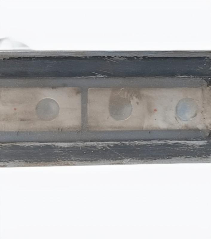 Schwert mit vergossenem Magnet zur verbesserten Haltbarkeit im Betonfertigteilbau