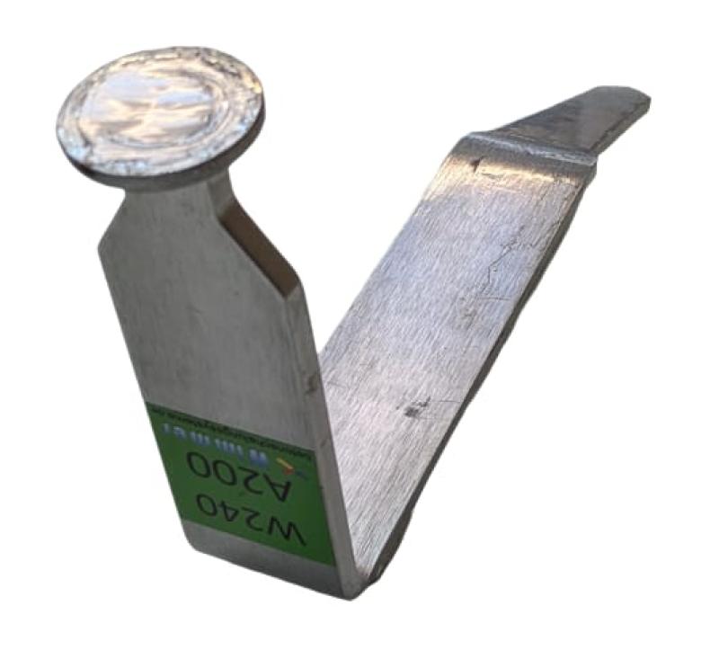 Perspektive von oben auf das Schwabi-Schwert mit Typenkennzeichnung „W240 A200“